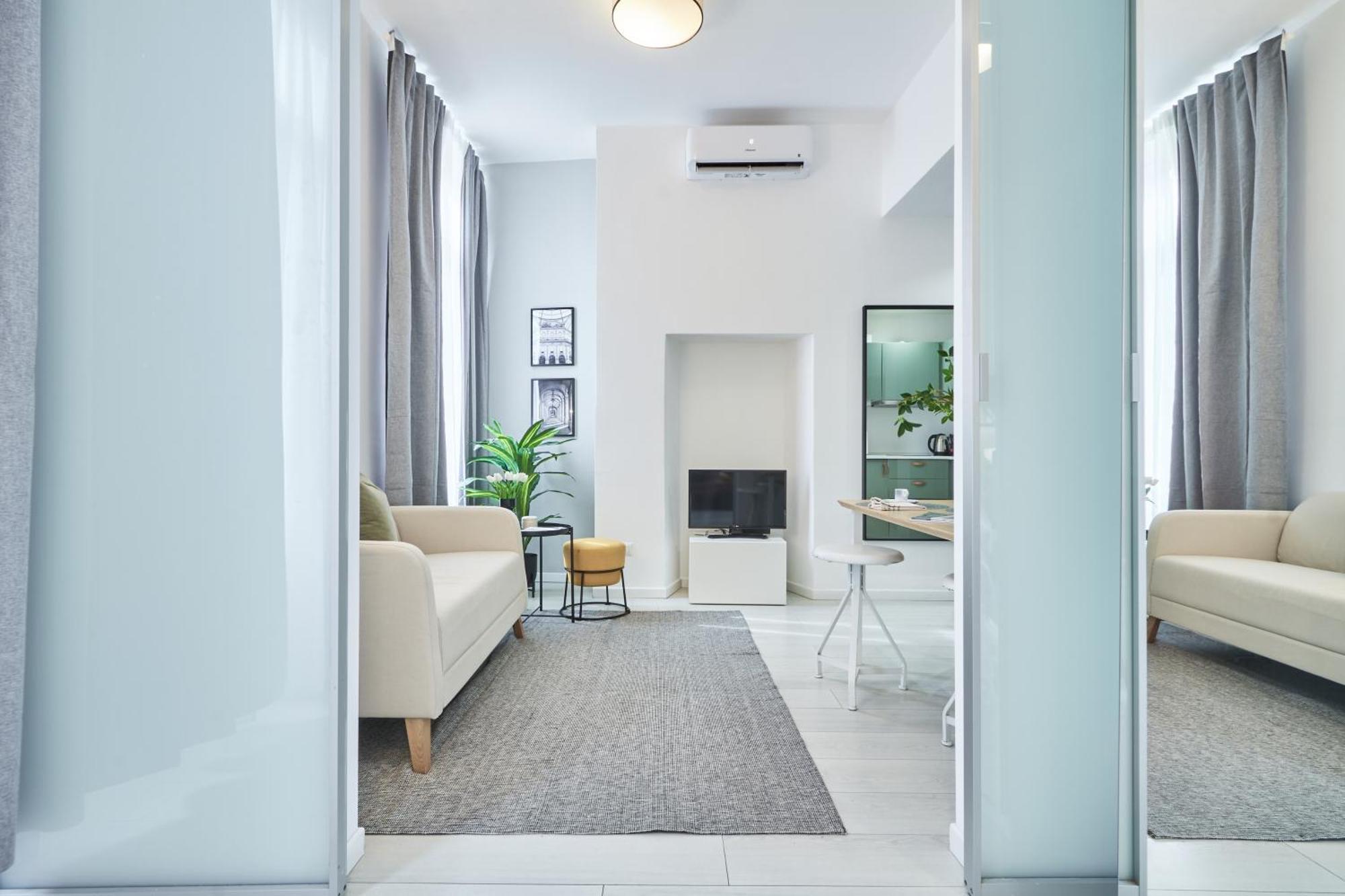 Elegante Appartamento Minimal Dai Tocchi Botanici Milano Eksteriør billede
