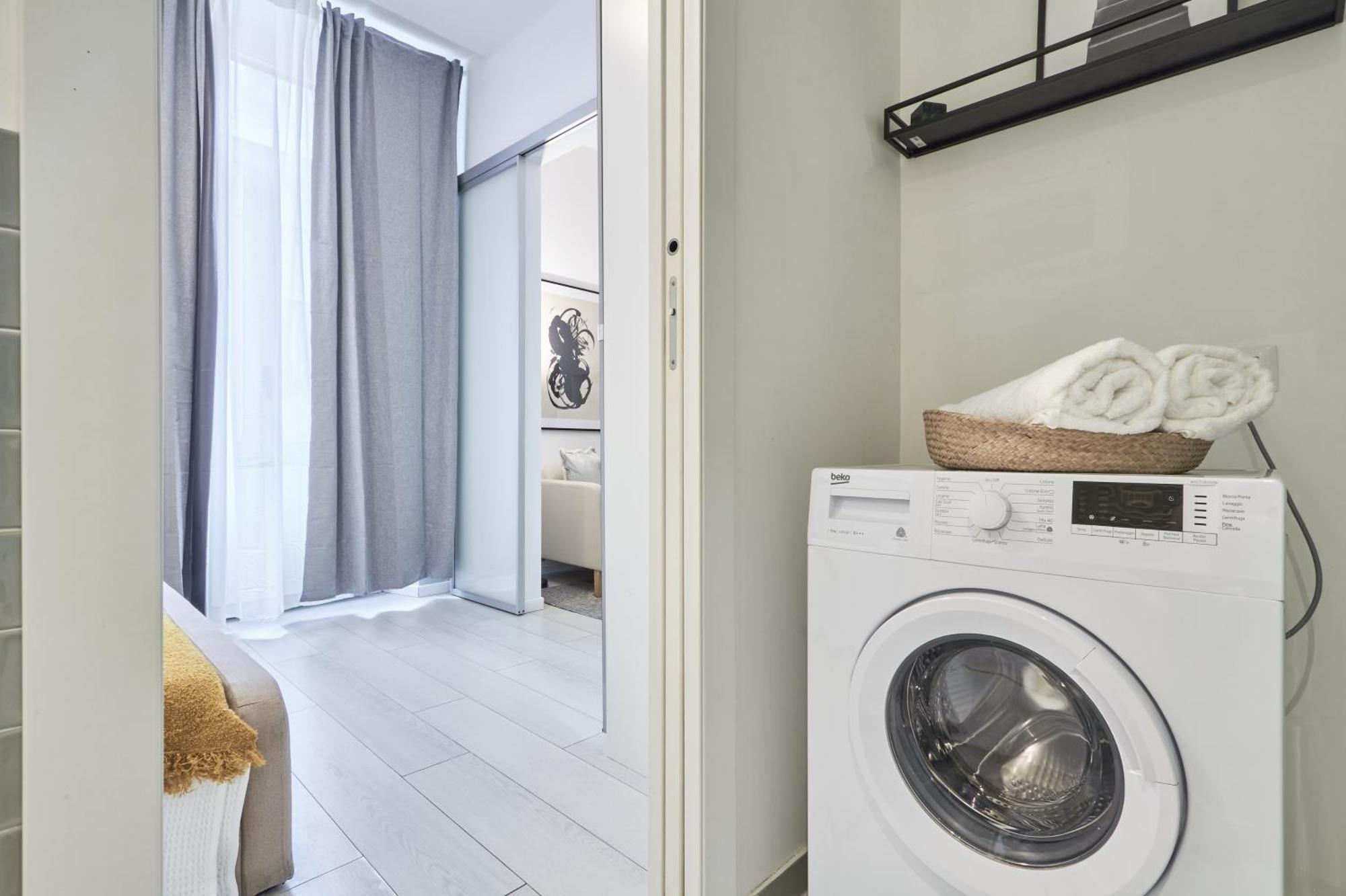 Elegante Appartamento Minimal Dai Tocchi Botanici Milano Eksteriør billede
