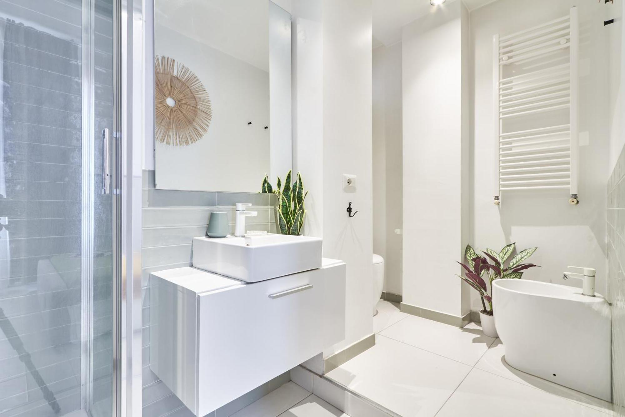 Elegante Appartamento Minimal Dai Tocchi Botanici Milano Eksteriør billede