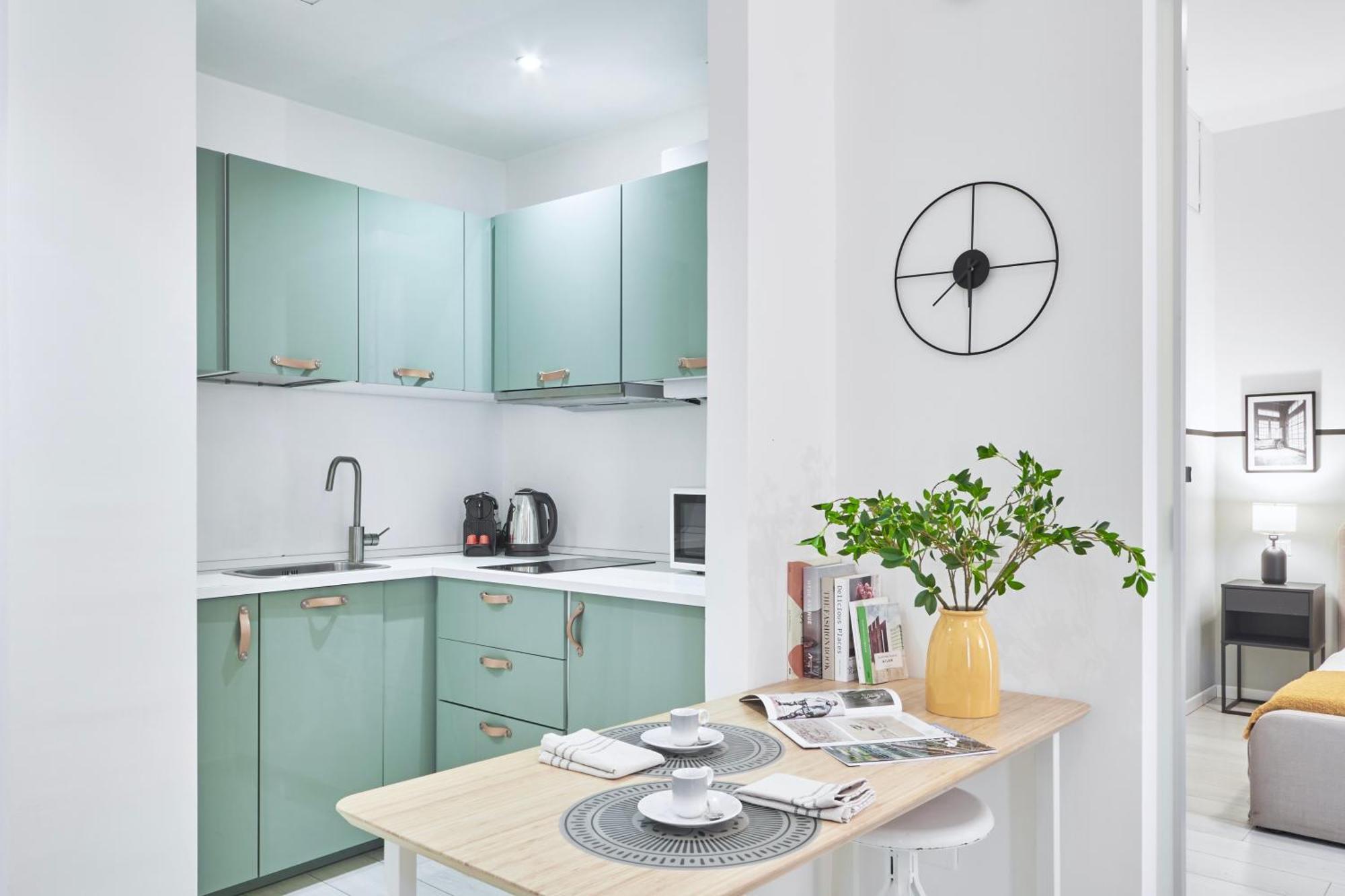 Elegante Appartamento Minimal Dai Tocchi Botanici Milano Eksteriør billede